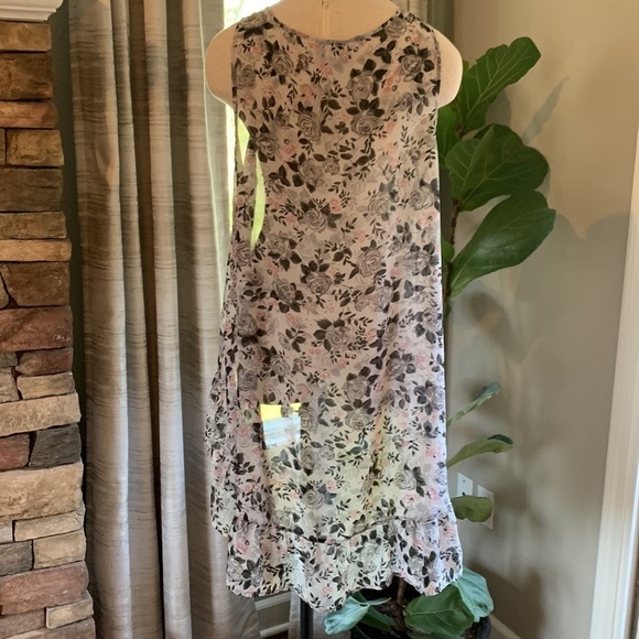 3-$30 Torrid size 2 grey sheer floral high low tank - Picture 4 of 5